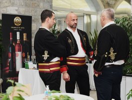 Salon vina - Compania de Vinos Montenegro 10