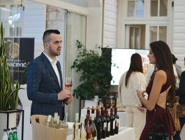 Salon vina - Compania de Vinos Montenegro 8